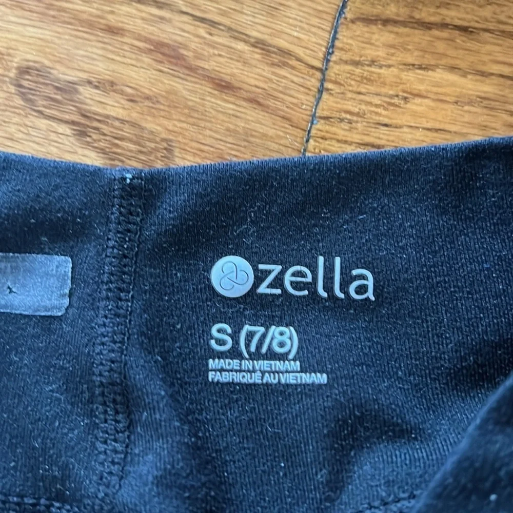 Girls 1/4 zip Old Navy top and Zella and Gymboree leggings size 7/8